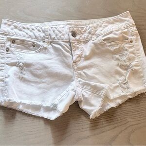 American Eagle White Stretch Distressed Jean Shorts Size 4